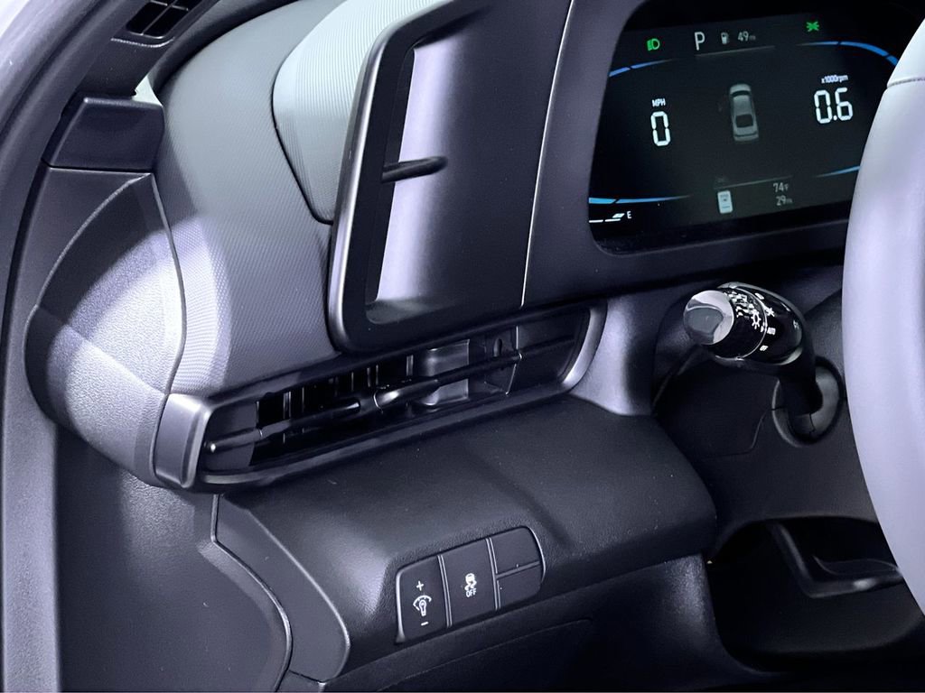 Used 2025 Hyundai Elantra Sport image 14