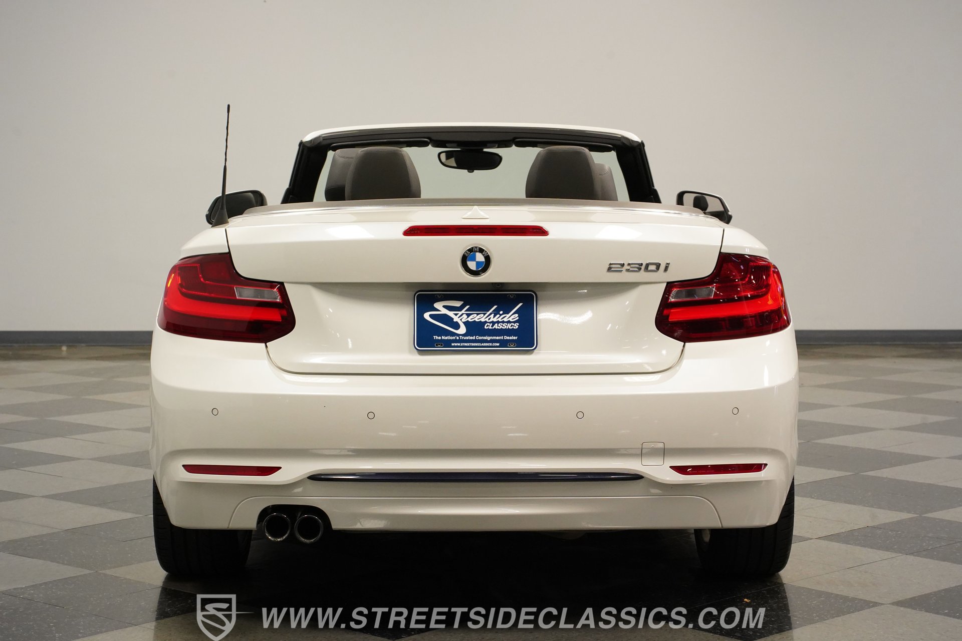 Used 2017 BMW 230i Convertible RWD image 10