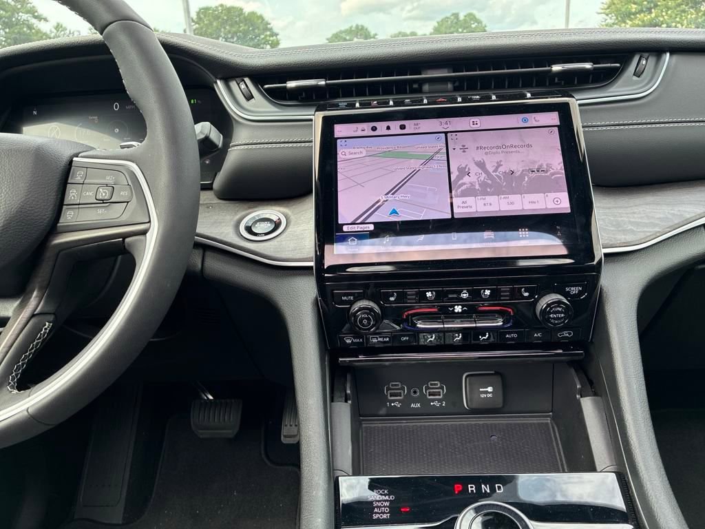 New 2024 Jeep Grand Cherokee Limited 4xe w/ Luxury Tech Group II image 18