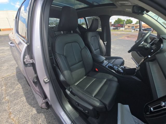 Used 2026 Volvo XC40 B5 Plus AWD/4WD image 25