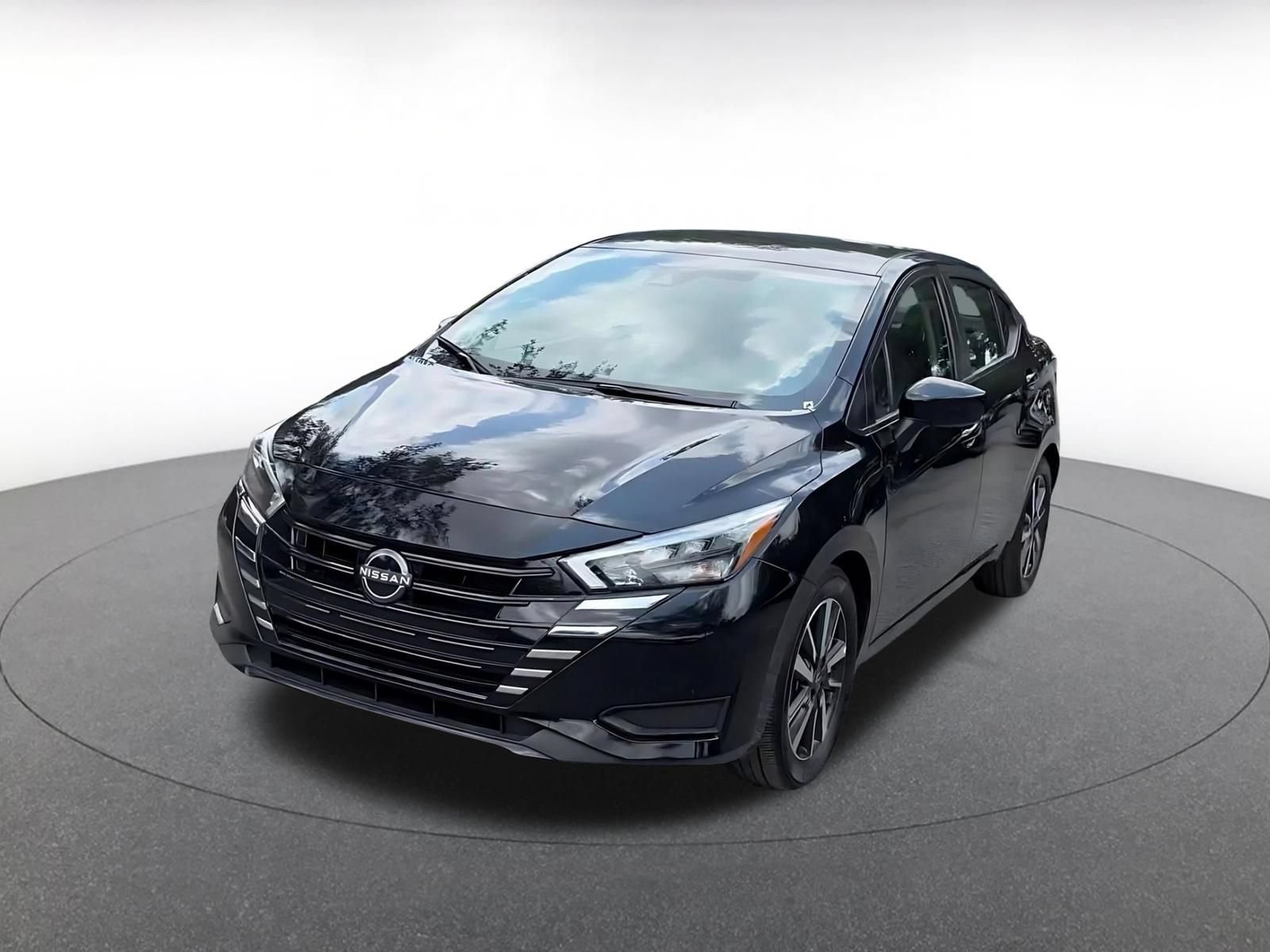 Used 2025 Nissan Versa SV FWD image 6