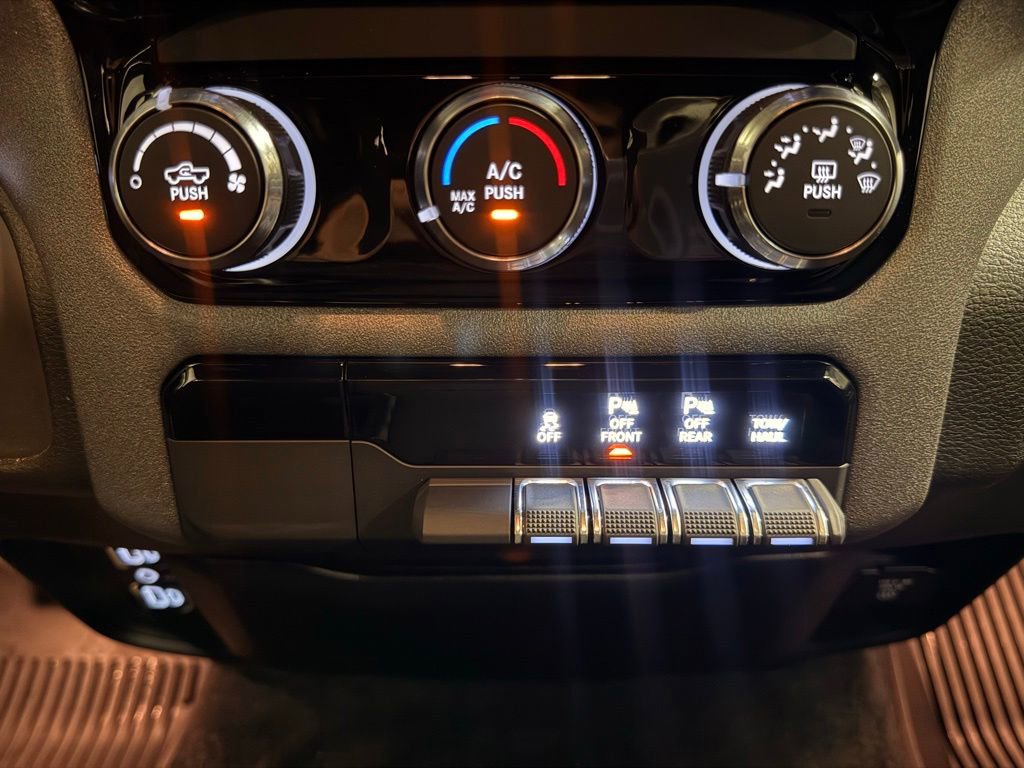 Used 2025 RAM 1500 Classic Warlock AWD/4WD image 25