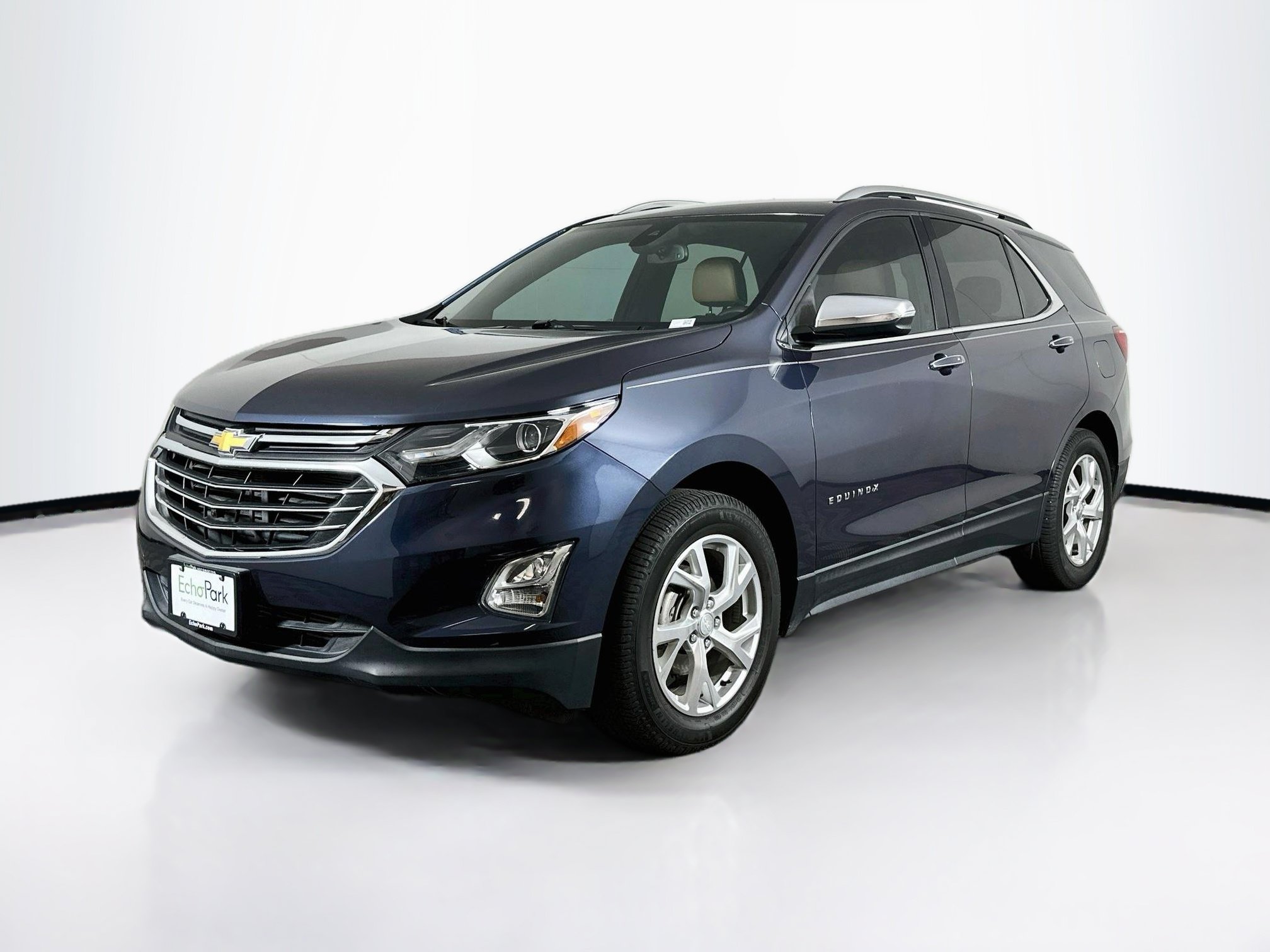 Used 2018 Chevrolet Equinox Premier w/ Infotainment II Package AWD/4WD image 3