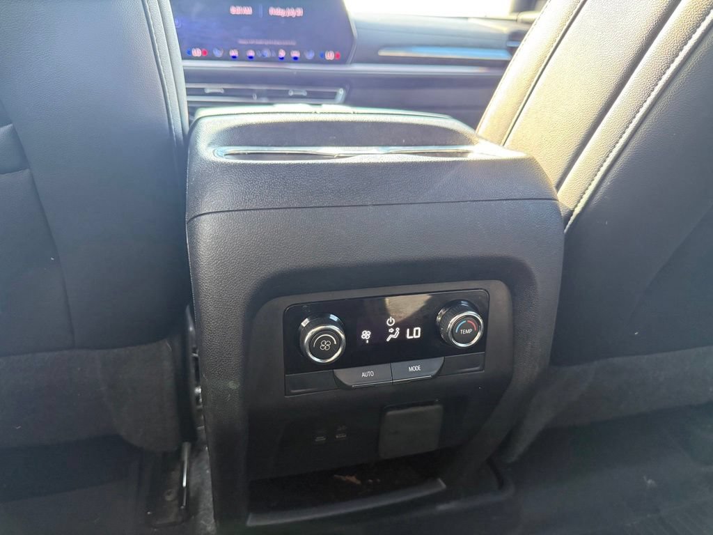 Used 2024 Chevrolet Traverse Z71 w/ LPO, Floor Liner Package AWD/4WD image 23