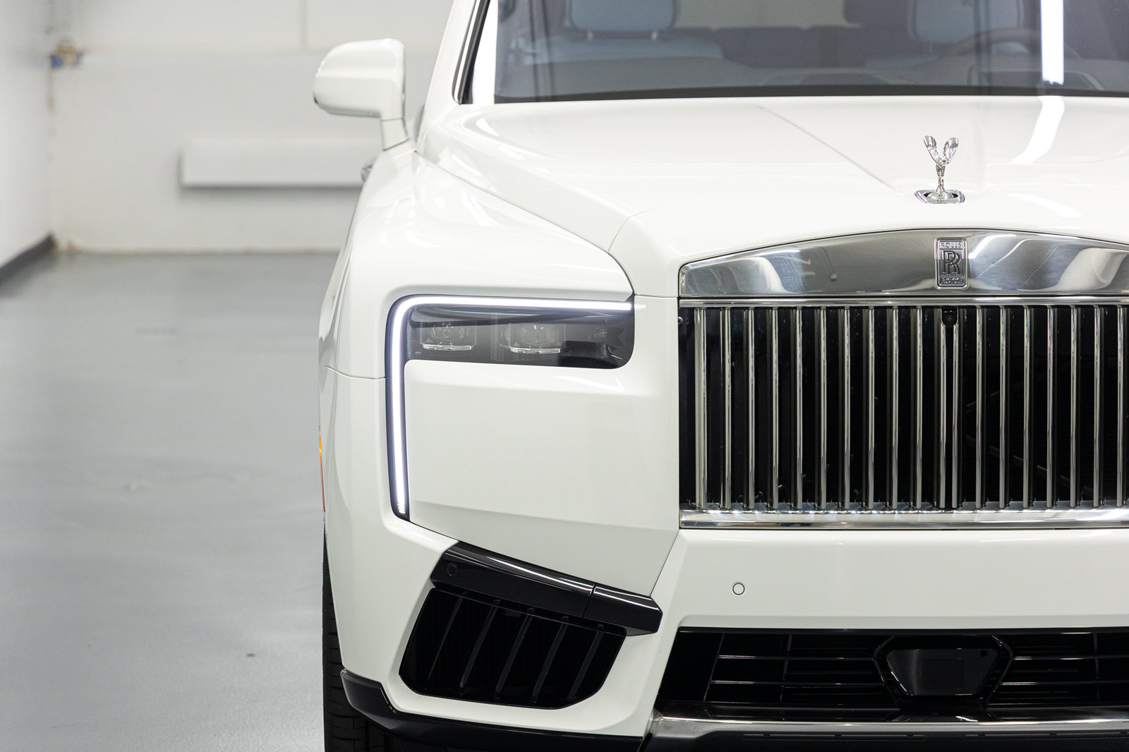 New 2026 Rolls-Royce Cullinan AWD/4WD image 9
