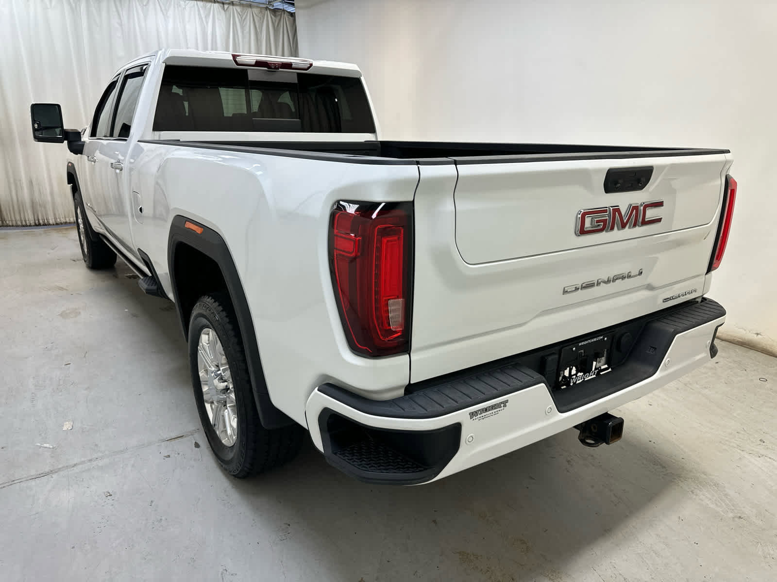 Used 2023 GMC Sierra 3500 Denali w/ Denali Ultimate Package AWD/4WD image 3