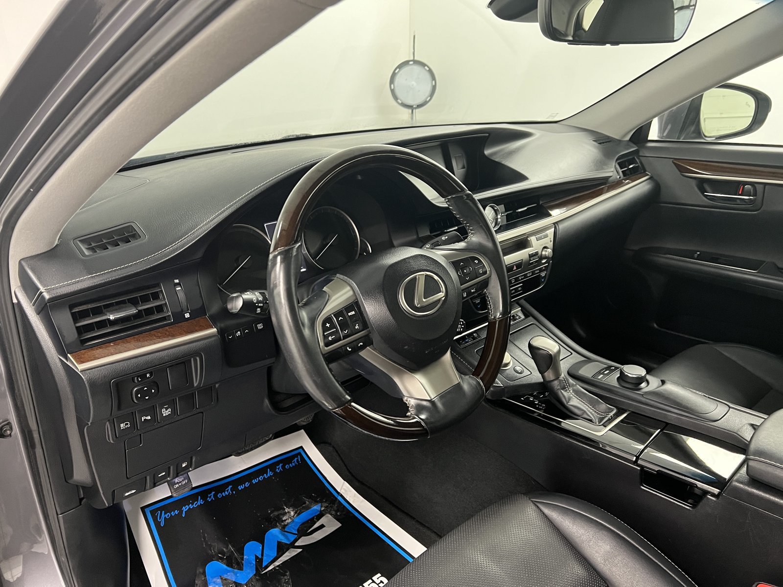 Used 2017 Lexus ES 350 w/ Premium Package FWD image 12
