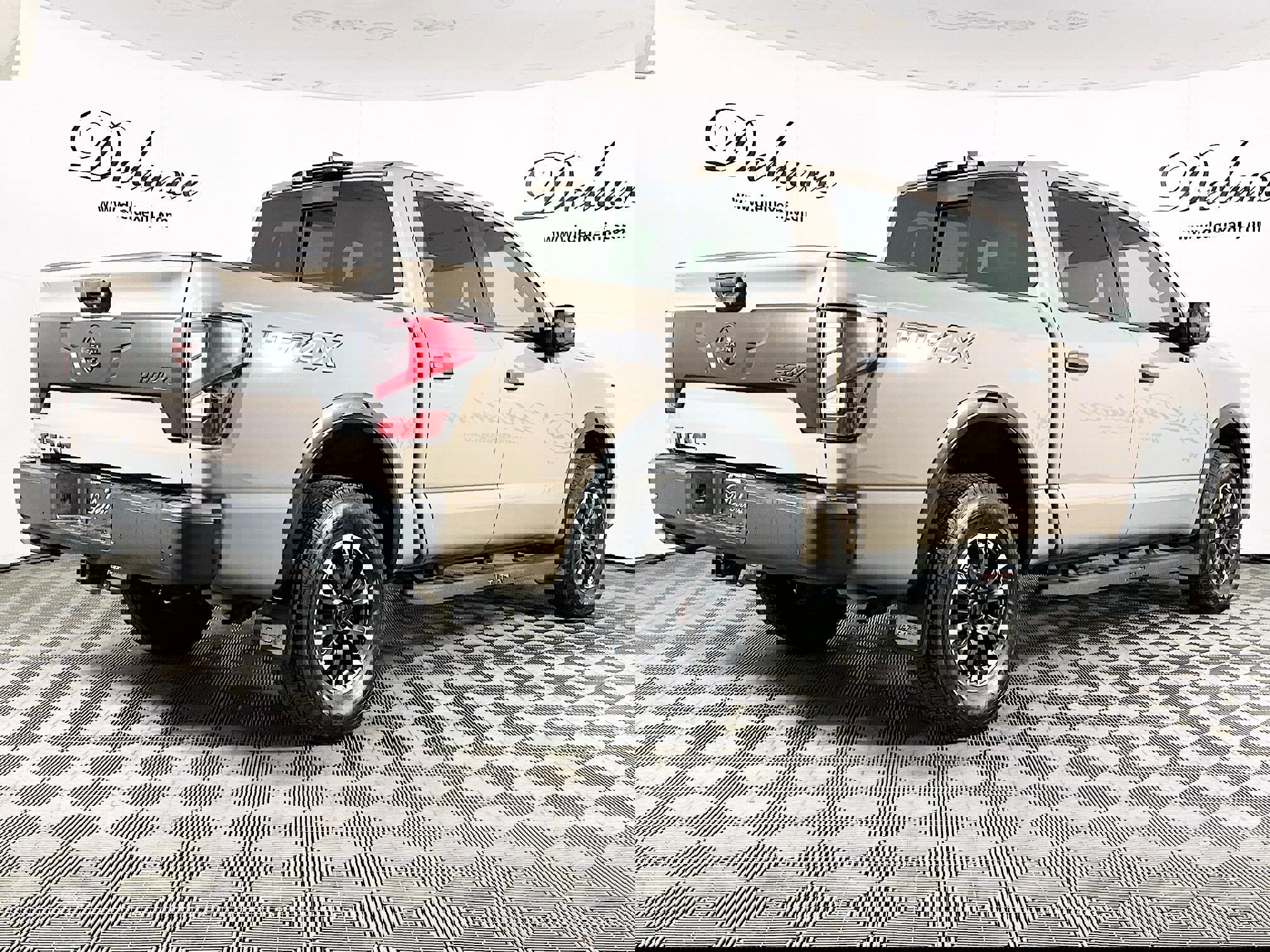 Used 2024 Nissan Titan PRO-4X w/ Pro-4x Convenience Package image 6