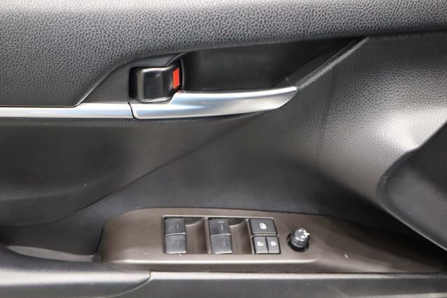 Used 2022 Toyota Camry SE image 15