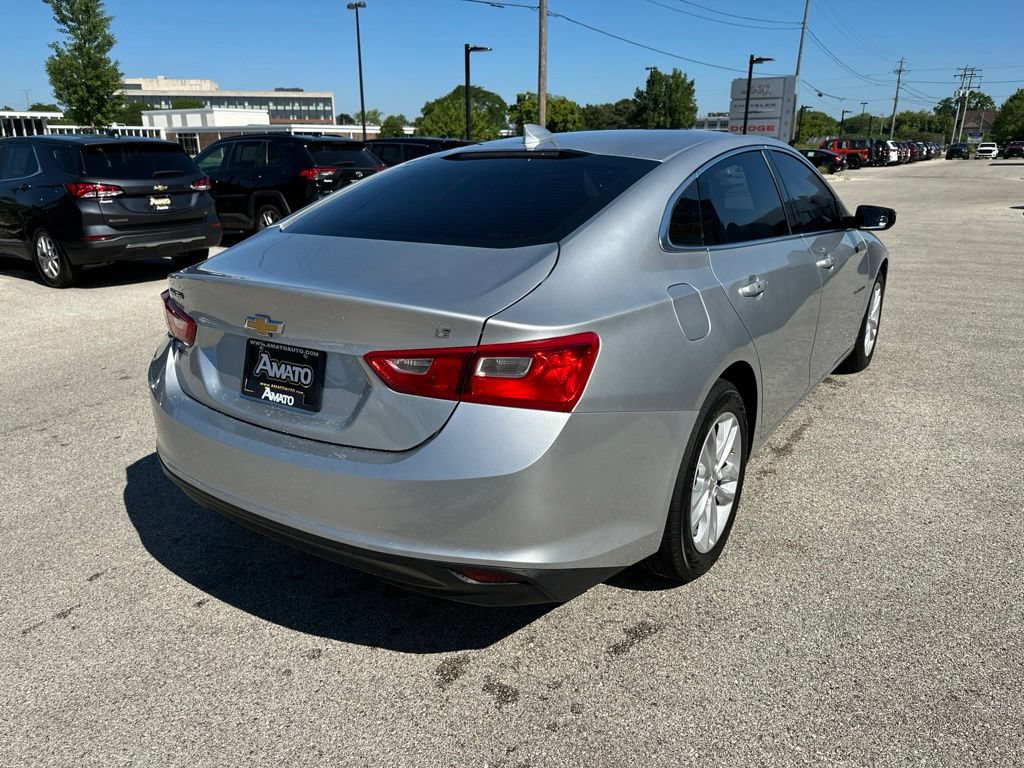 Used 2017 Chevrolet Malibu LT FWD image 6