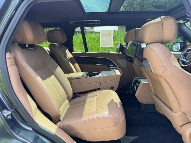 Used 2024 Land Rover Range Rover Long Wheelbase Autobiography AWD/4WD image 17