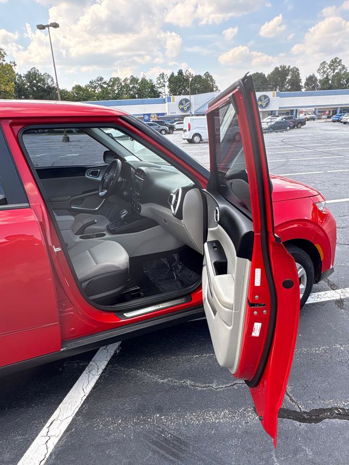 Used 2022 Kia Soul LX FWD image 16