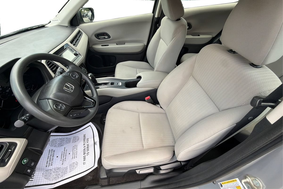 Used 2018 Honda HR-V LX image 9
