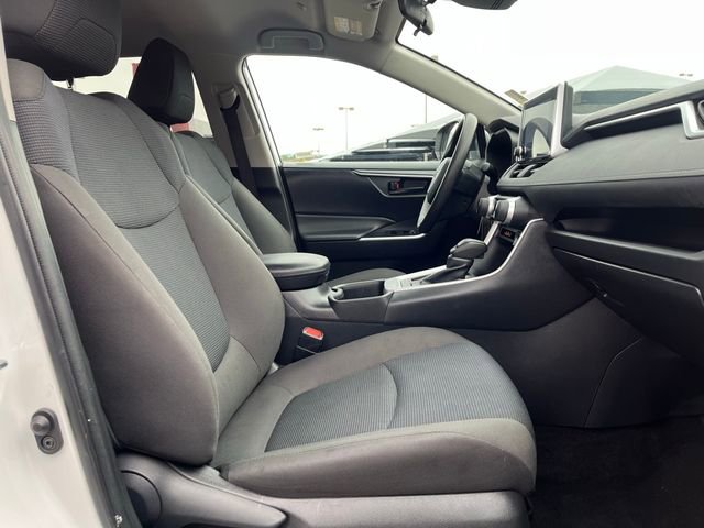 Used 2024 Toyota RAV4 LE image 31