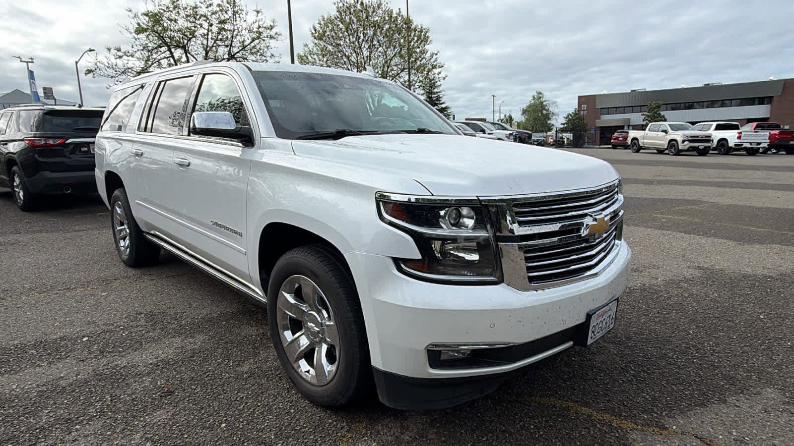 Used 2017 Chevrolet Suburban Premier image 3