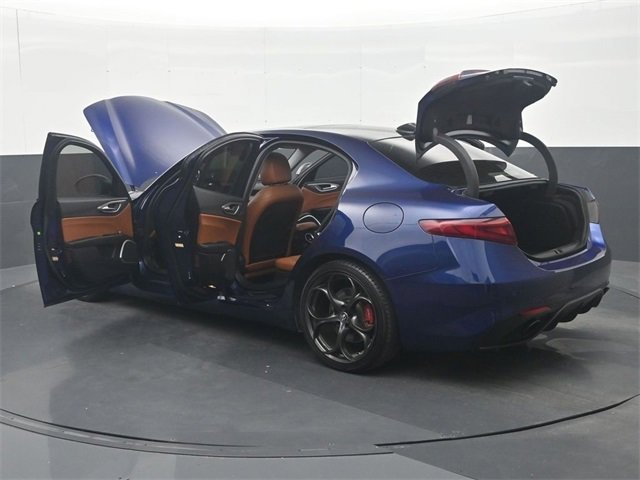 Used 2019 Alfa Romeo Giulia Base image 38