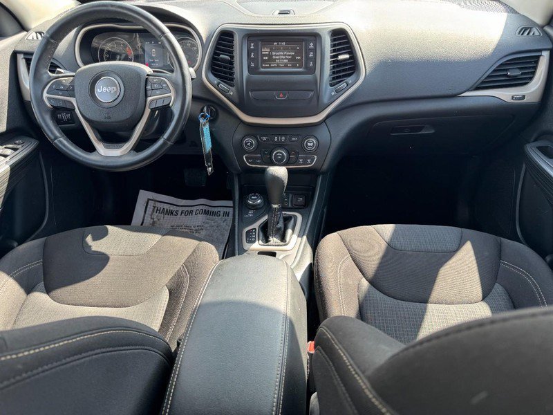 Used 2016 Jeep Cherokee Latitude image 11
