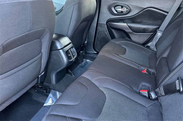 Used 2020 Jeep Cherokee Latitude image 14