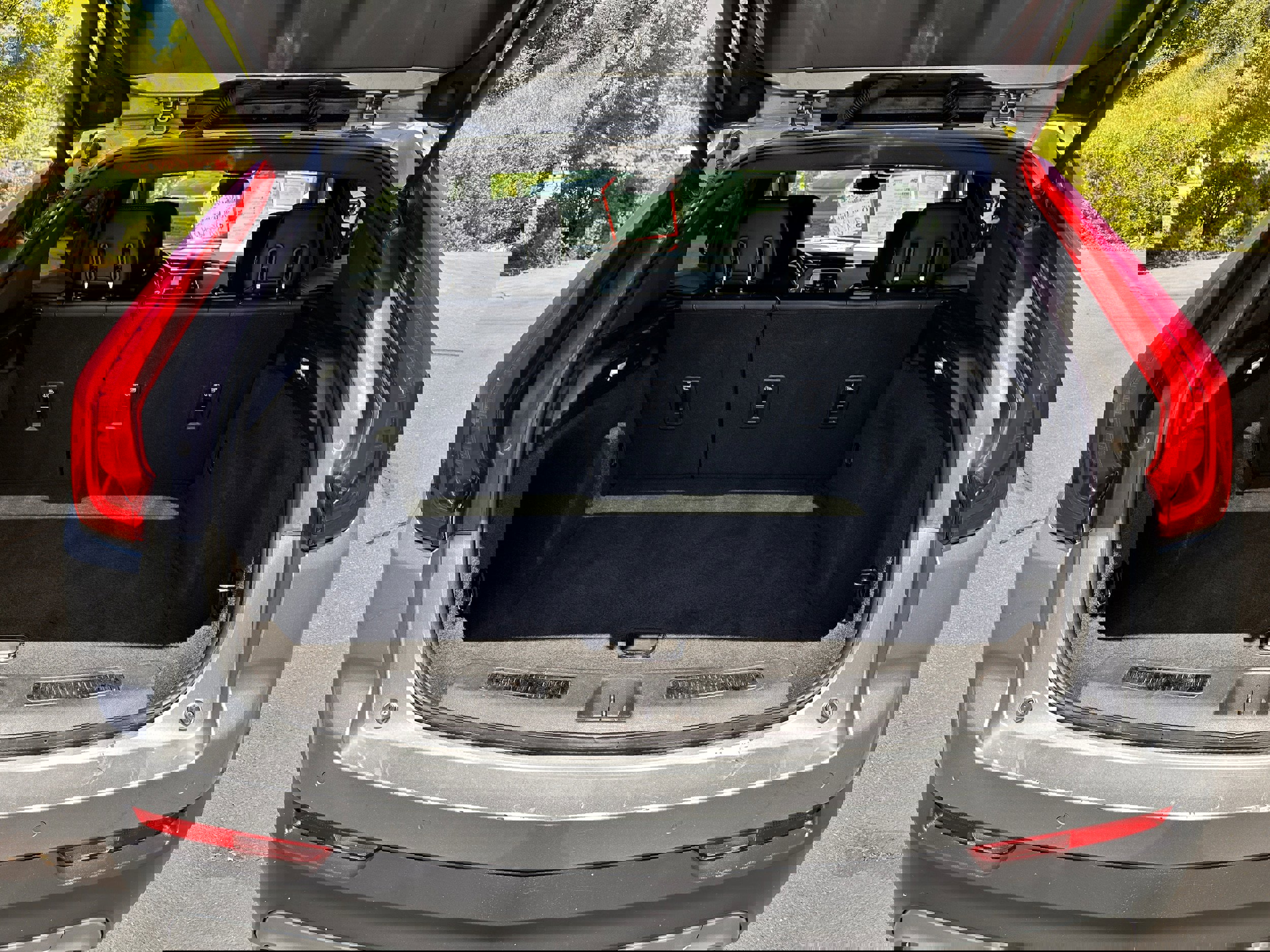 Used 2023 Cadillac XT4 Premium Luxury image 8