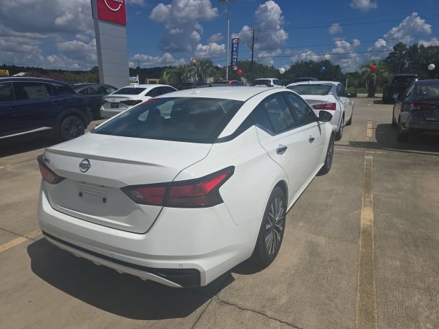 Used 2025 Nissan Altima 2.5 SV FWD image 4