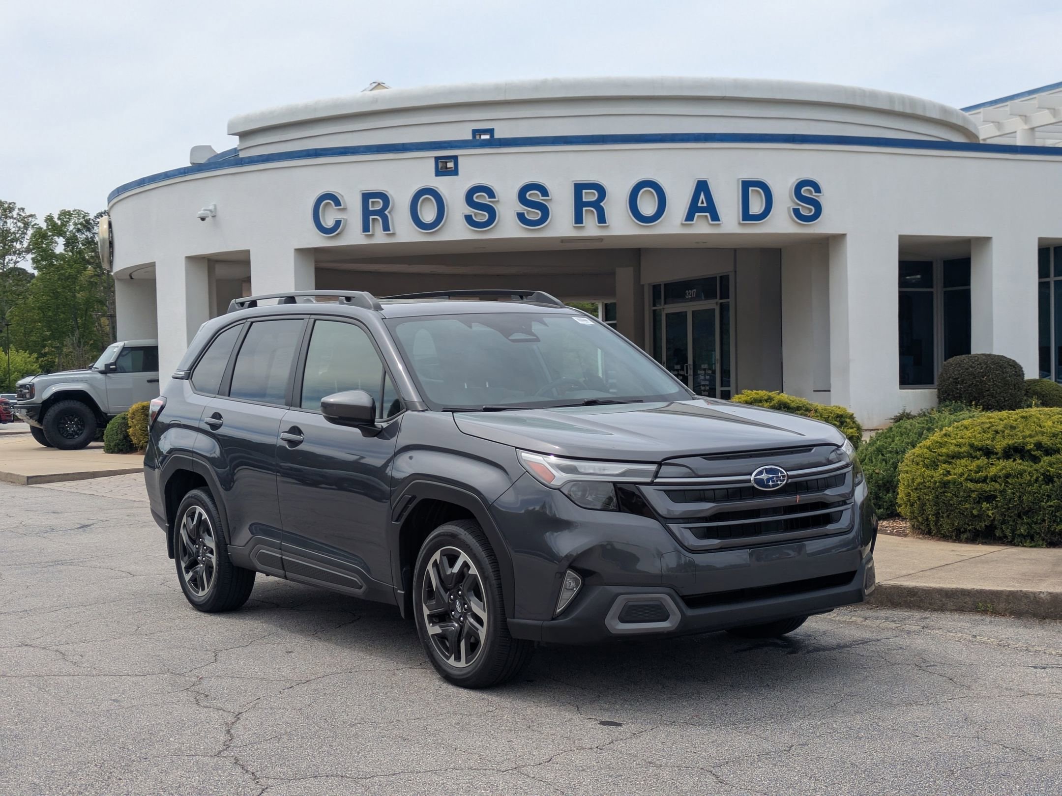 Used 2025 Subaru Forester Limited AWD/4WD image 1