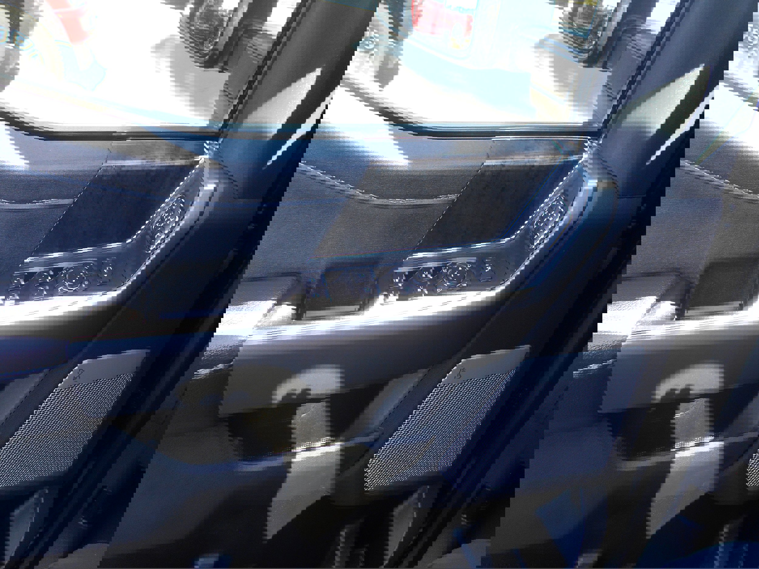 Used 2025 Ford F350 Lariat w/ Lariat Ultimate Package image 27