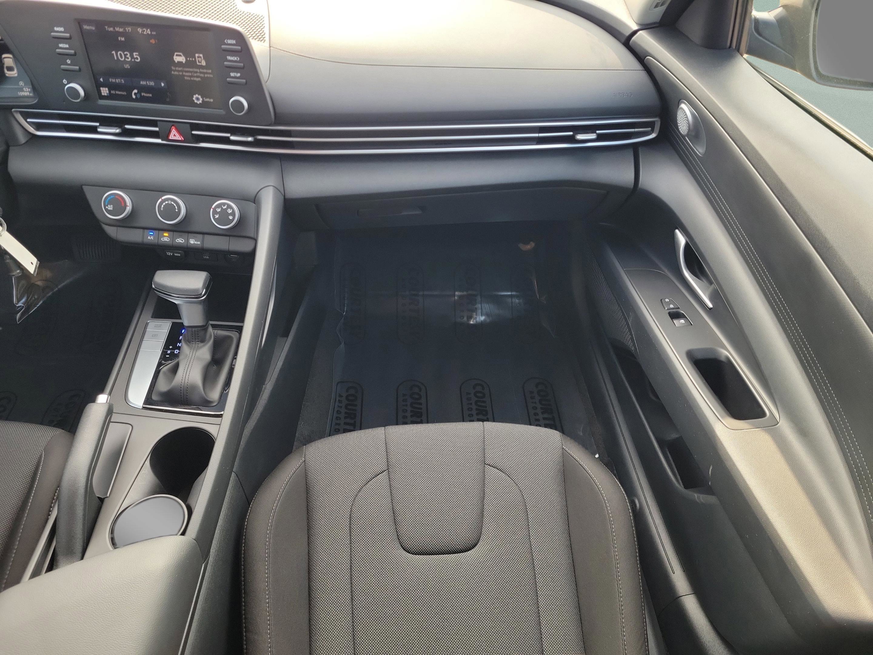 Certified 2023 Hyundai Elantra SE image 13