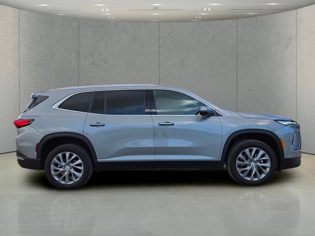 Used 2025 Buick Enclave Preferred w/ Super Cruise Package FWD image 3