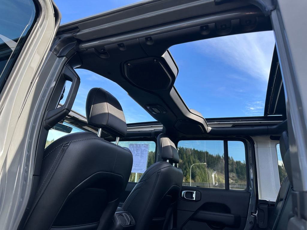 Used 2019 Jeep Wrangler Unlimited Sahara image 23