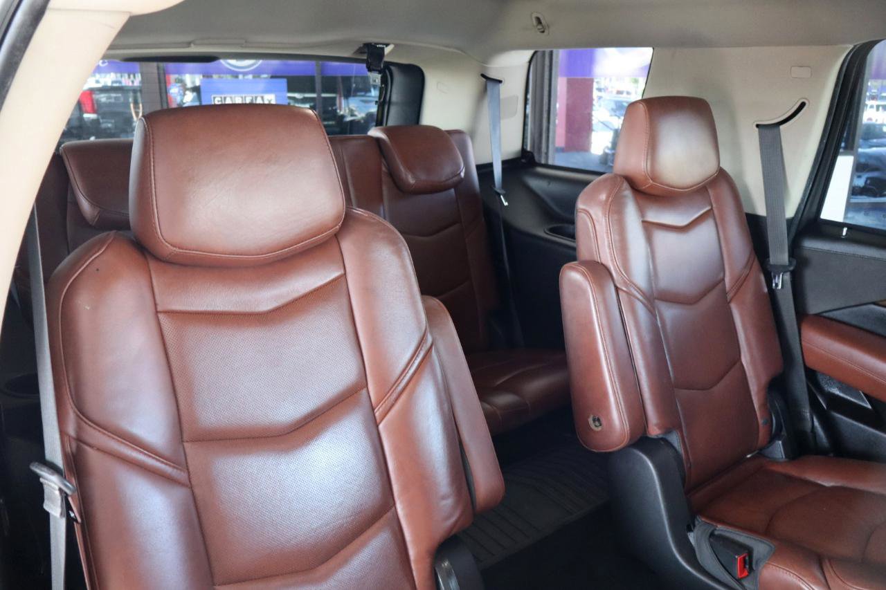 Used 2018 Cadillac Escalade Luxury RWD image 37