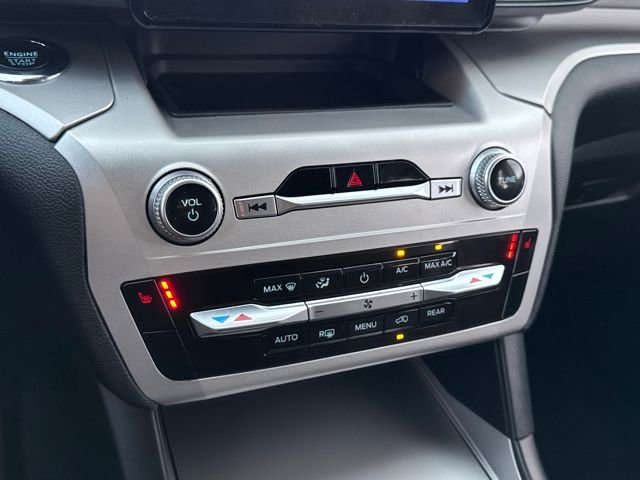 Used 2022 Ford Explorer XLT image 13