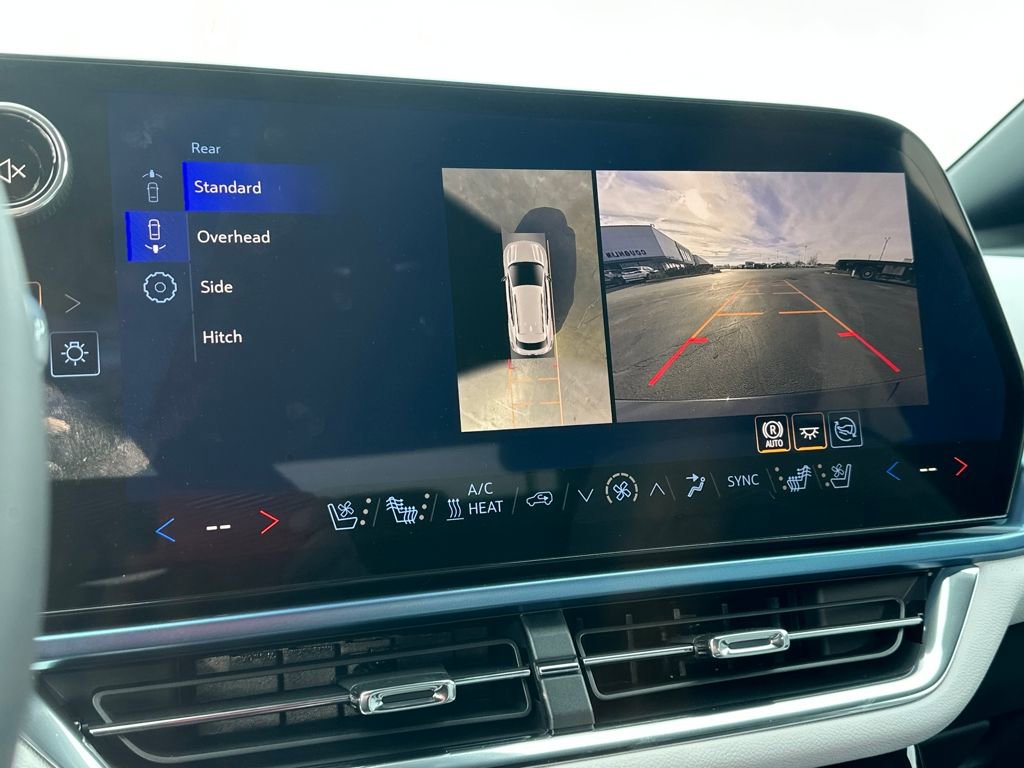 New 2026 Chevrolet Equinox EV LT image 24