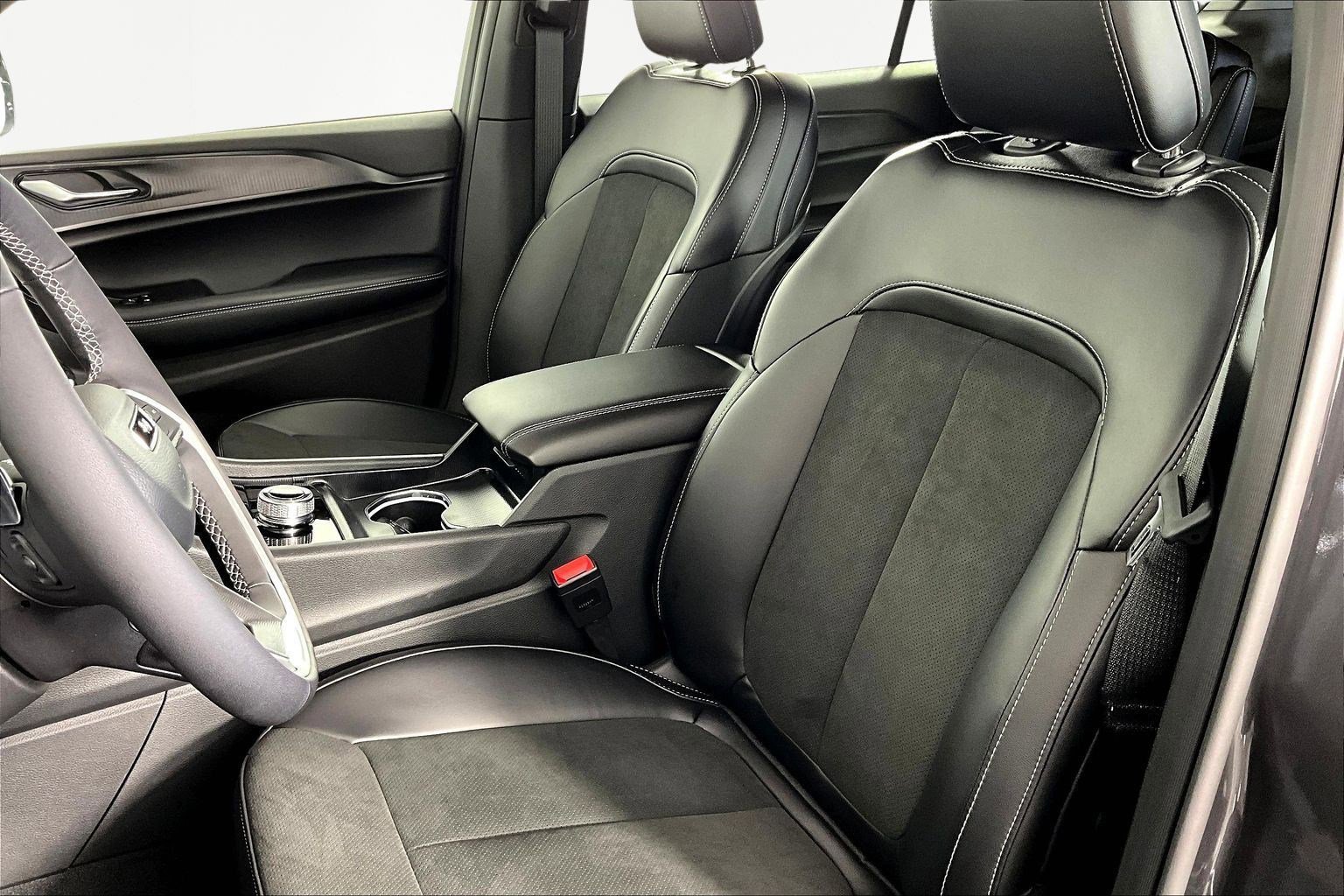 New 2025 Jeep Grand Cherokee L Altitude AWD/4WD image 17