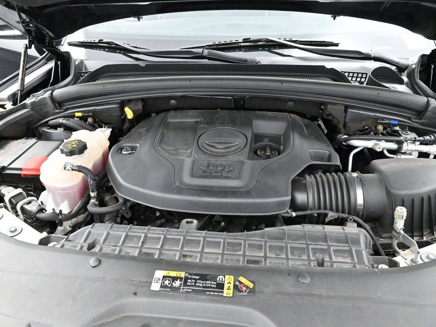 Used 2023 Jeep Grand Cherokee Overland w/ Luxury Tech Group IV AWD/4WD image 30