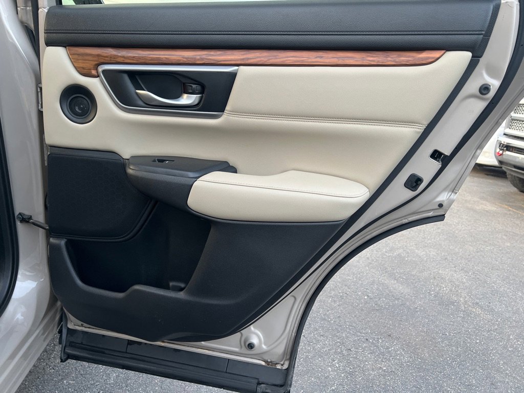 Used 2017 Honda CR-V Touring image 14