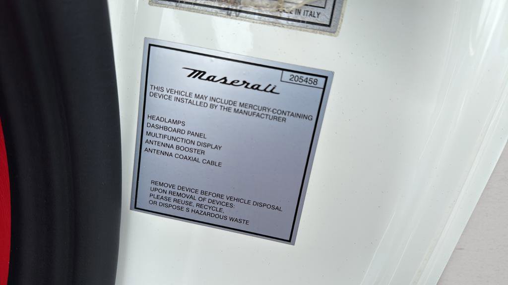 Used 2015 Maserati GranTurismo Sport image 18