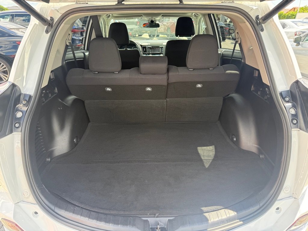 Used 2018 Toyota RAV4 XLE image 8