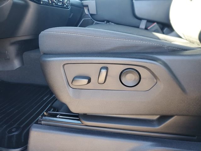 Used 2025 Chevrolet Silverado 1500 LT AWD/4WD image 16