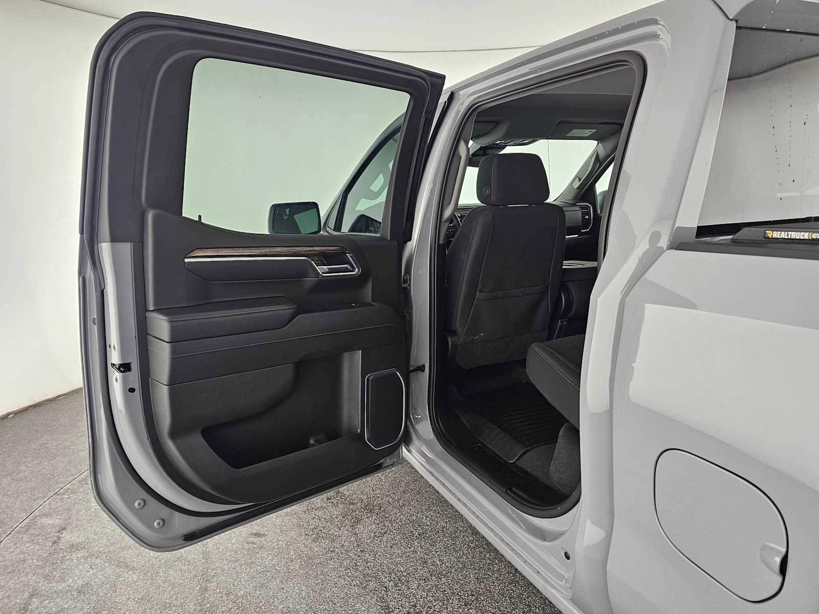 Used 2024 GMC Sierra 1500 Elevation image 15