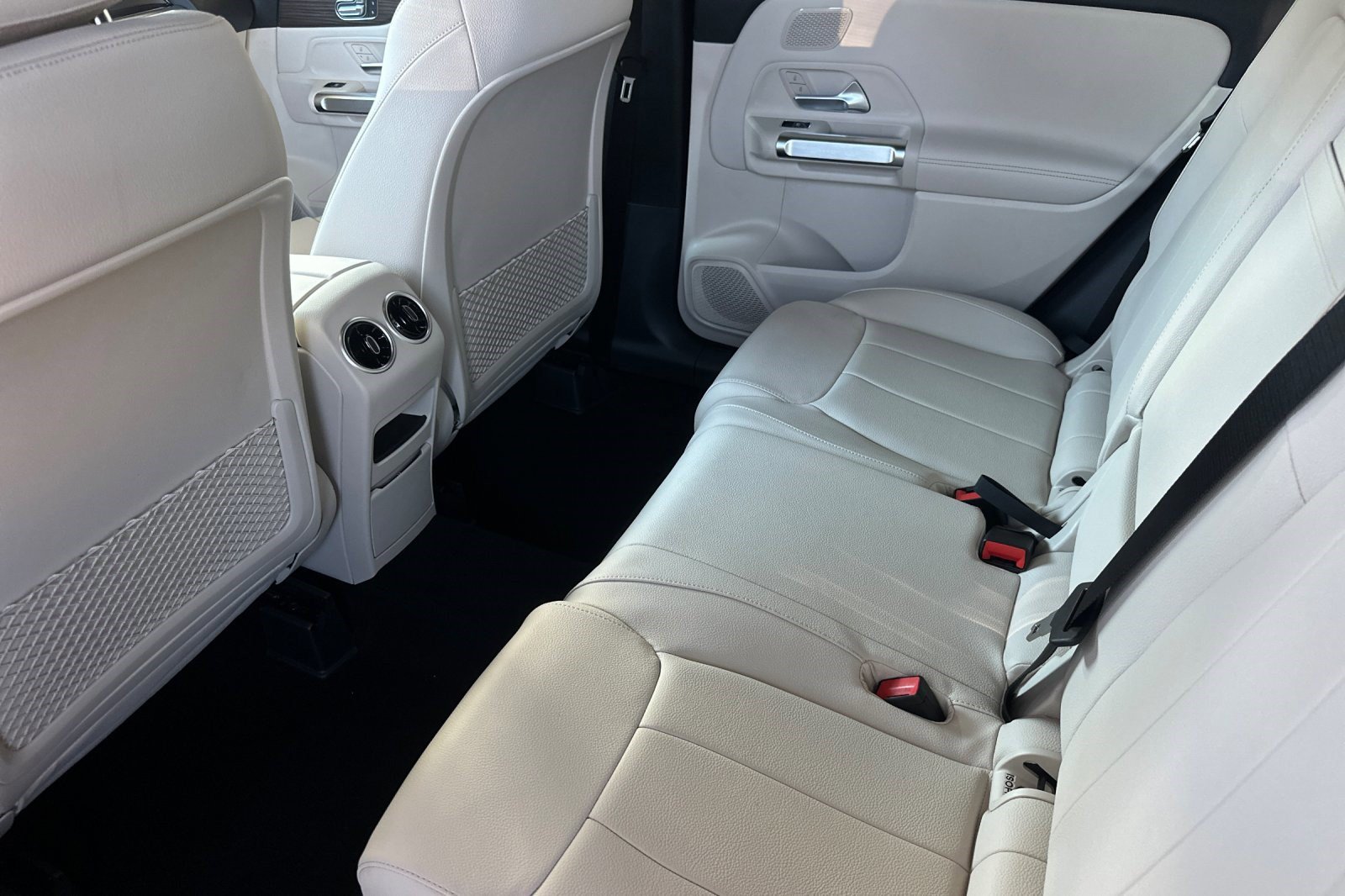 New 2026 Mercedes-Benz GLB 250 image 22