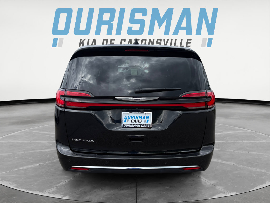 Used 2023 Chrysler Pacifica Touring-L FWD image 5