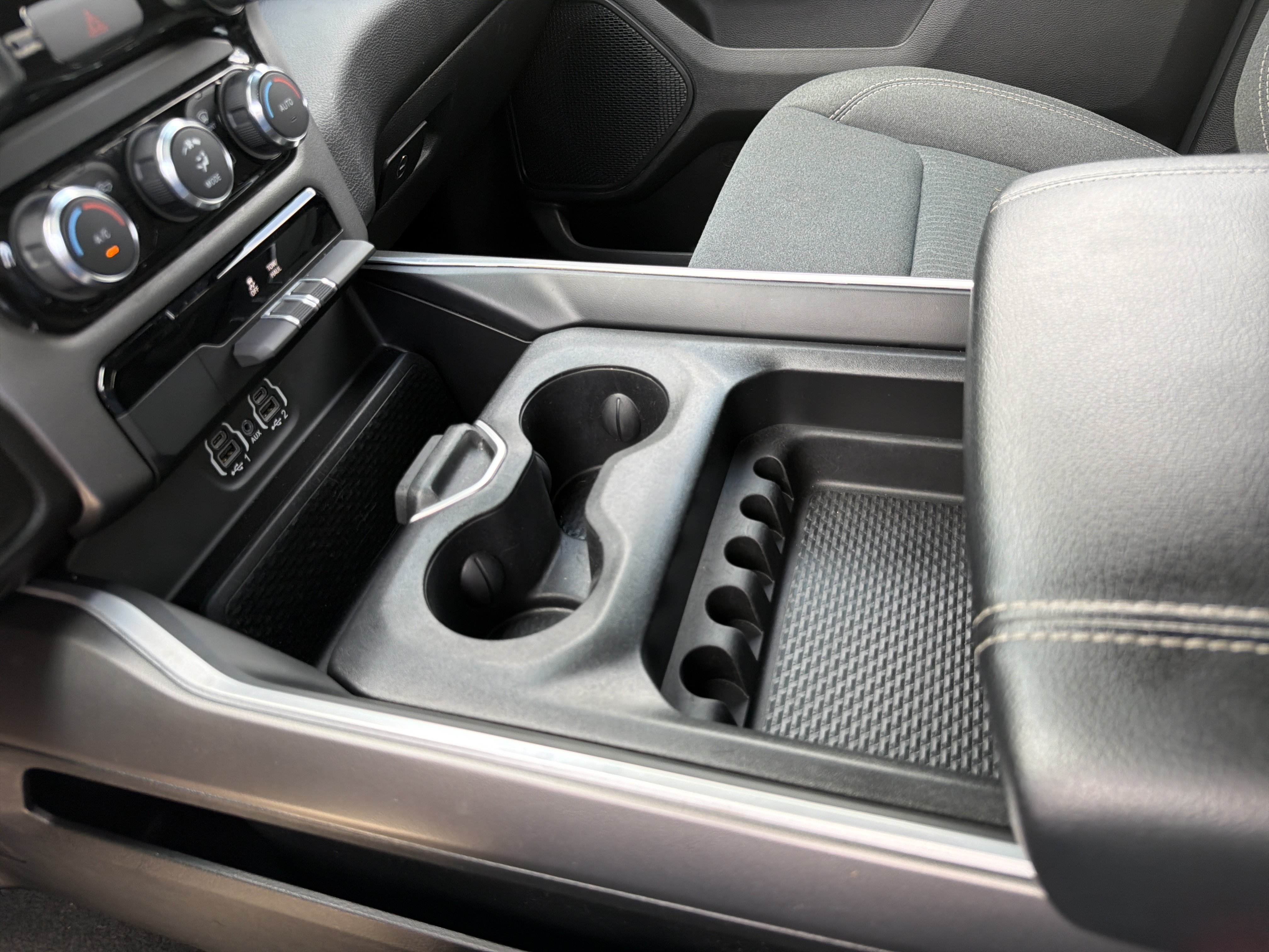 Used 2022 RAM 1500 Big Horn AWD/4WD image 19