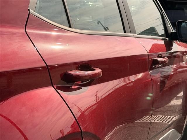 Used 2024 Hyundai Venue SEL FWD image 13