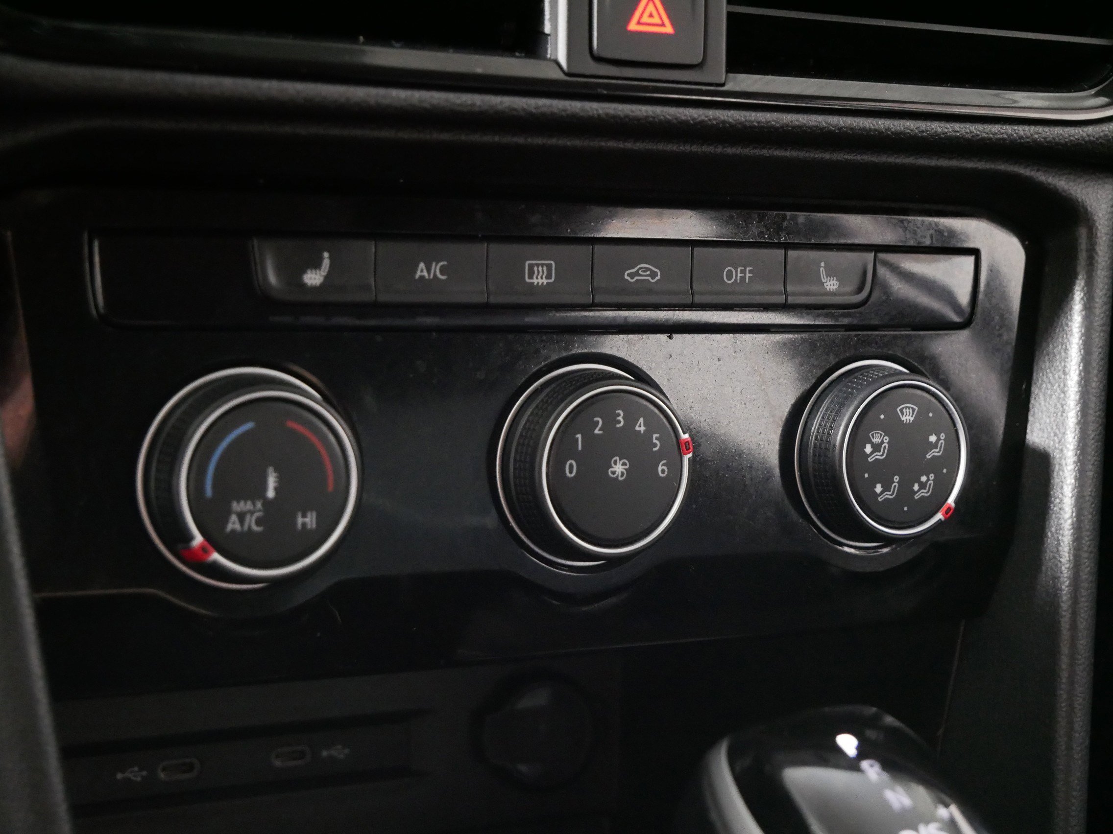 Used 2023 Volkswagen Taos SE image 23