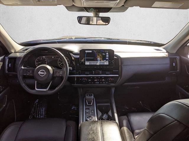 Used 2025 Nissan Pathfinder SL image 17