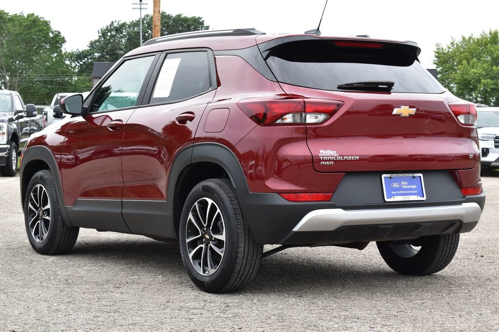 Used 2025 Chevrolet TrailBlazer LT AWD/4WD image 9