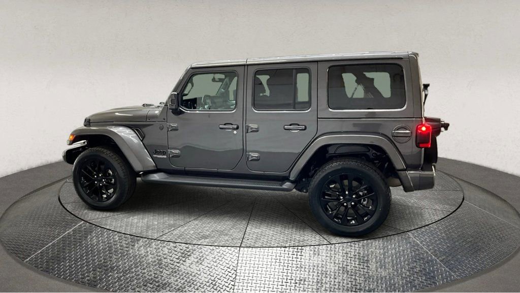 Used 2021 Jeep Wrangler Unlimited Sahara image 5