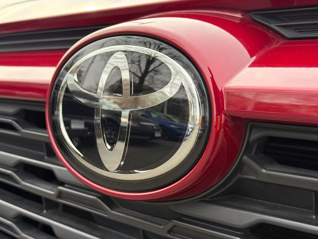 Used 2023 Toyota RAV4 LE image 7