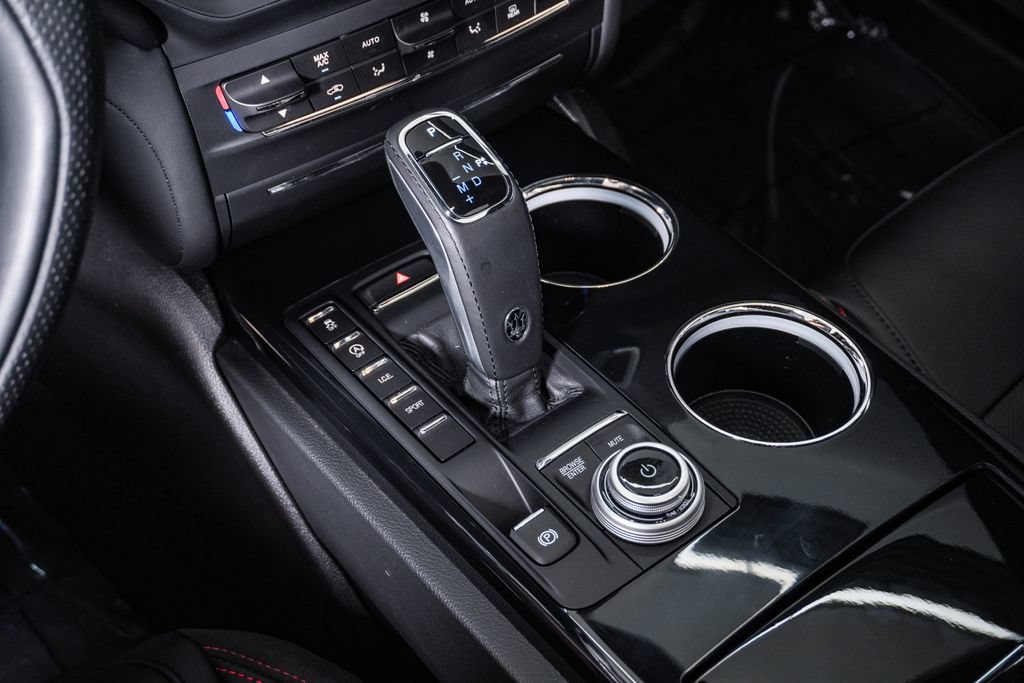 Certified 2024 Maserati Ghibli Modena Q4 AWD/4WD image 25