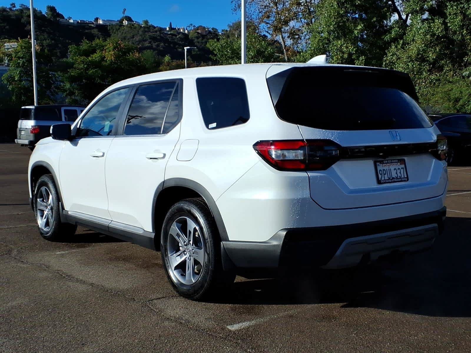 Used 2025 Honda Pilot EX-L image 7